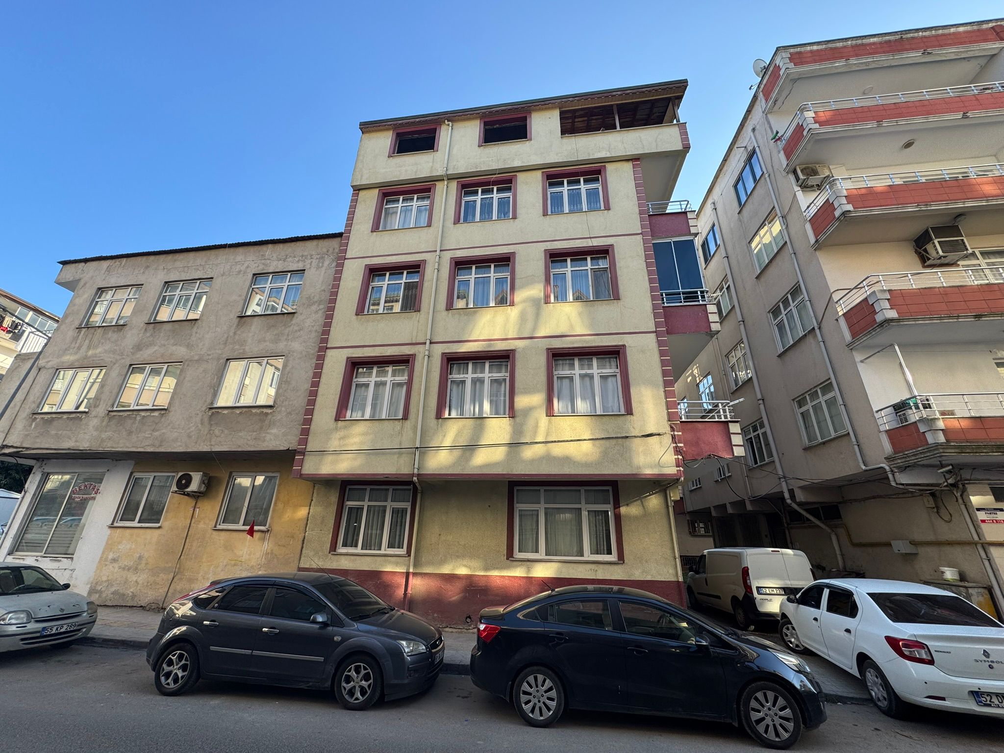 EMLAK TAPUM’DAN Kurtuluş Sevgi Caddesi’nde Satılık 1+1 Kargas Daire